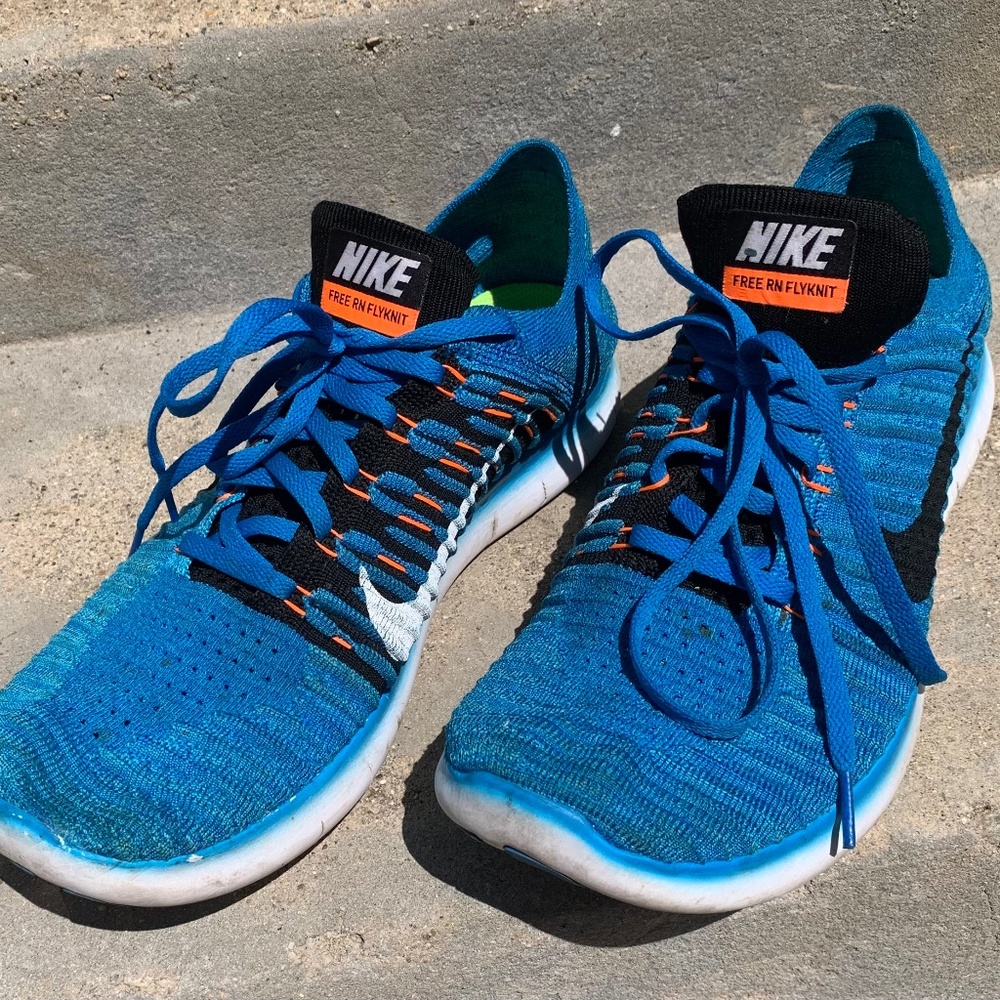 Nike Mens Free RN flyknit running shoe size 11